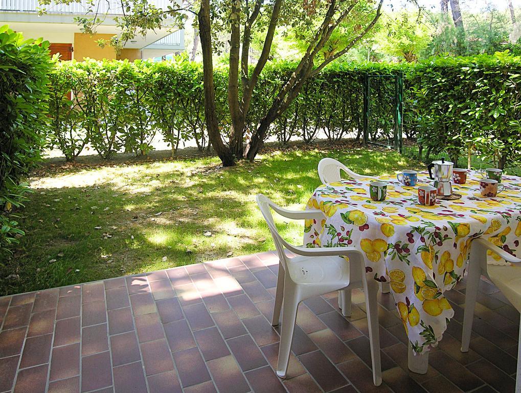Apartment Gemini Con Piscina Bibione Habitación foto
