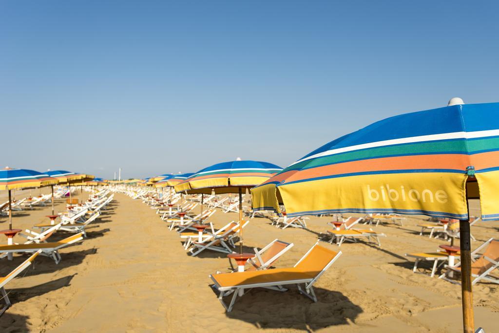 Apartment Gemini Con Piscina Bibione Exterior foto